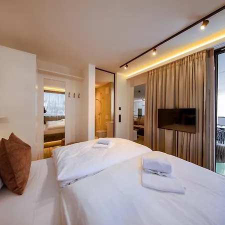 Apartment In Bramberg With Mountain Views, Cleaning Included Apartment *